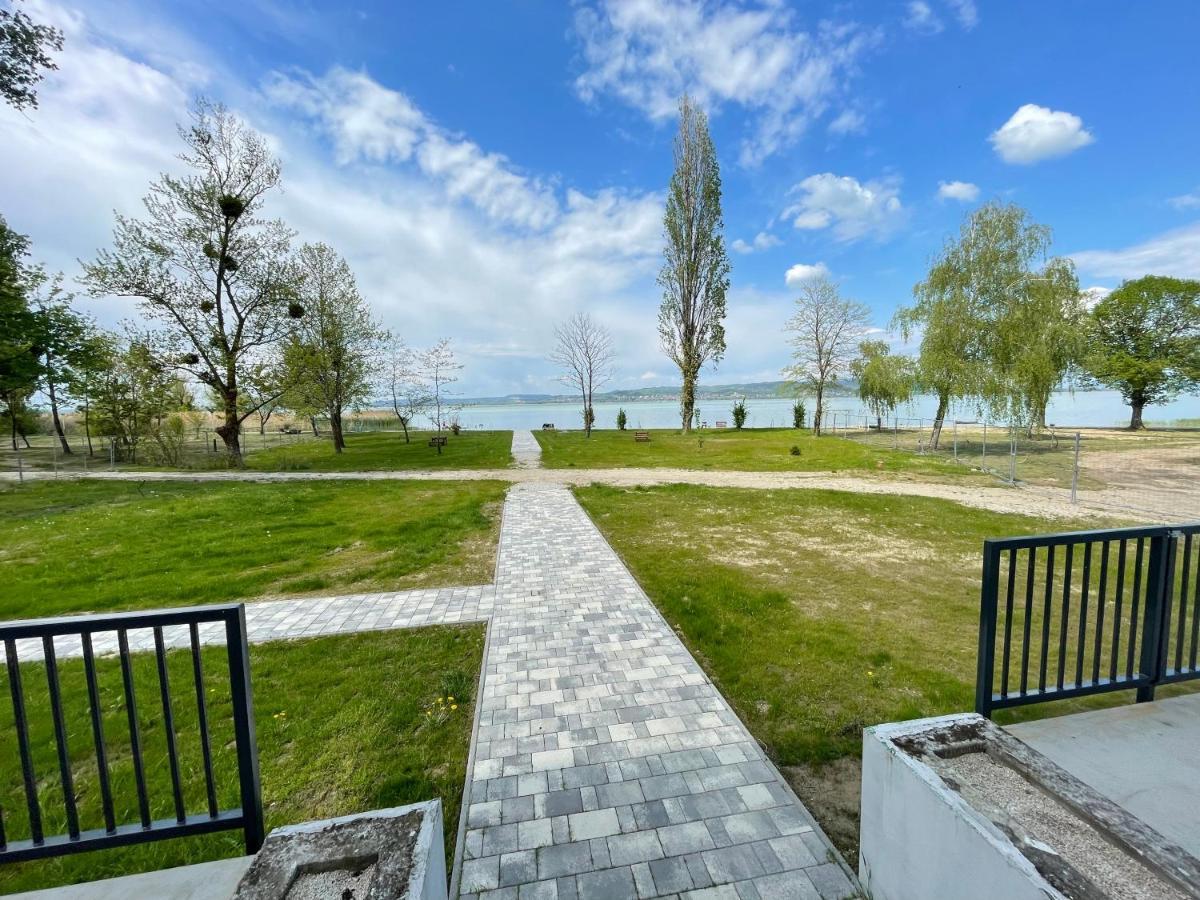 Siesta Apartman Balatonberény エクステリア 写真